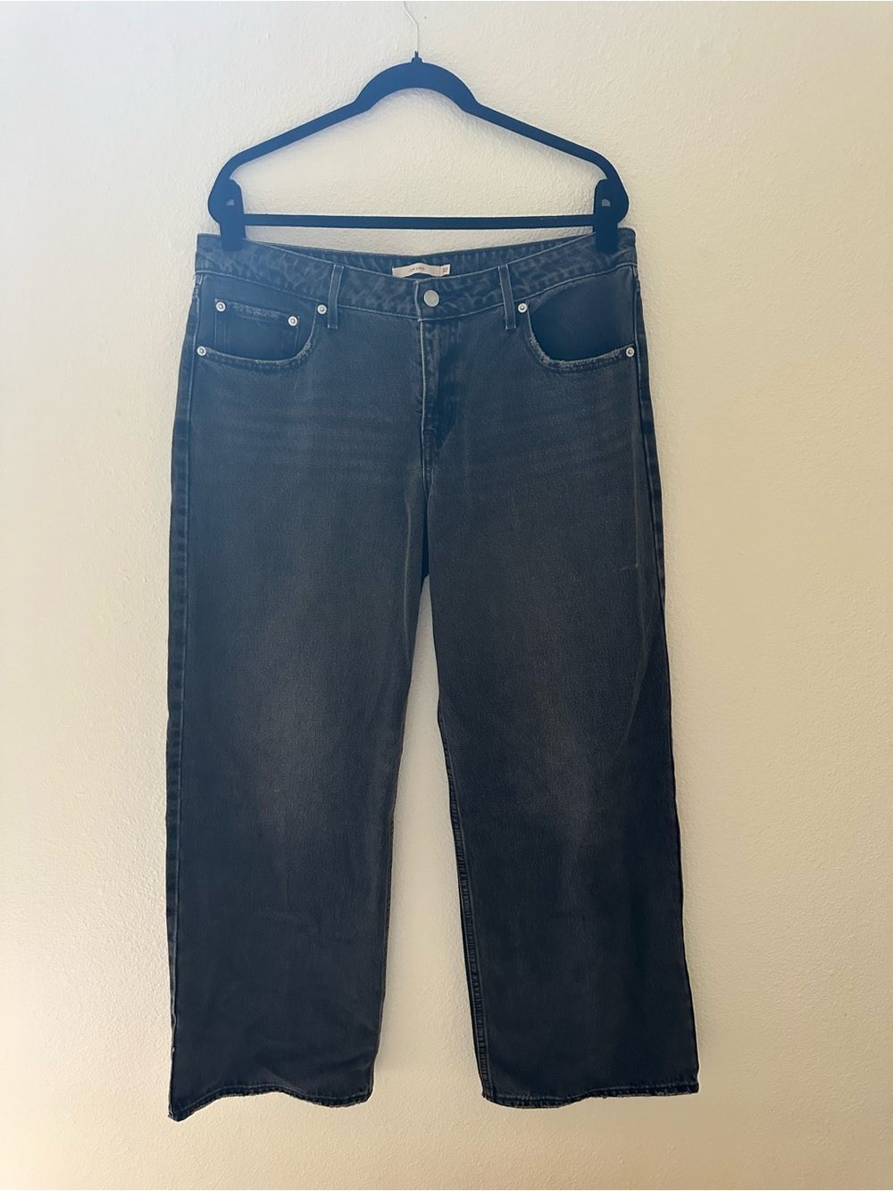 Classic Black Levis Low Rise Jeans